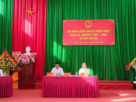 Kinh tế - Chính trị